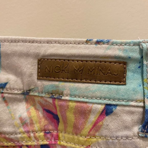 Nicki Minaj Multicolor Floral Shorts Size 9/10 - Picture 8 of 10